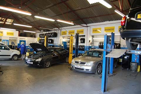 Our Glasgow Renault Van diagnositc and service centre. Maintenance and safety checks are provided with each diagnostic test.